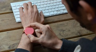 Counting Minutes With Durr, The Watch Without A Face