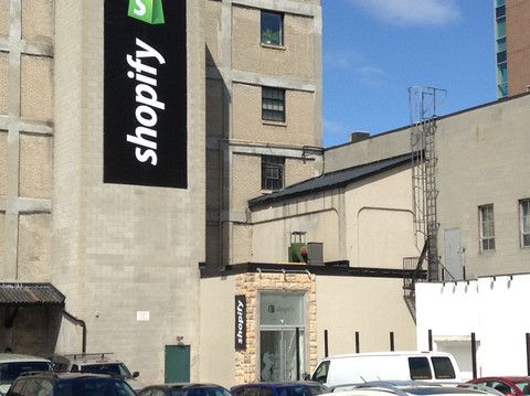Shopify Lounge